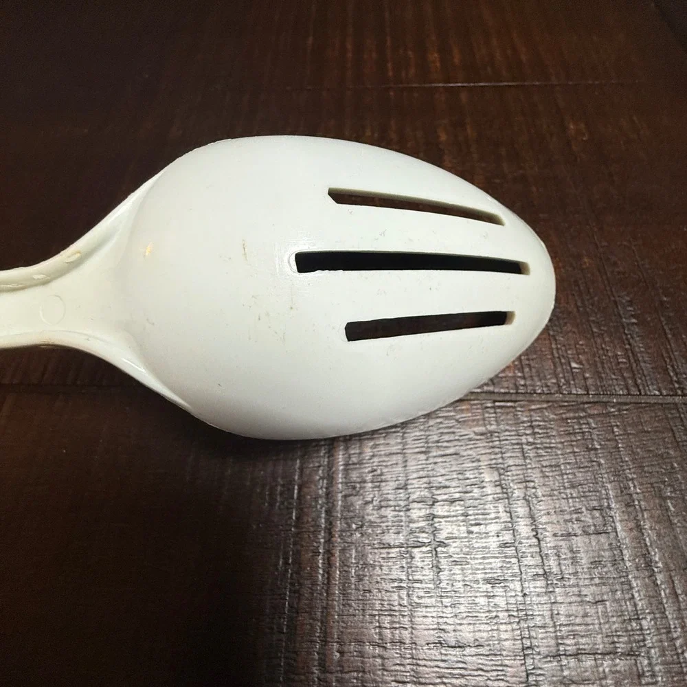 Tailor Made Products White Nylon Slotted Spoon Vintage Kitchen Utensil 11.5